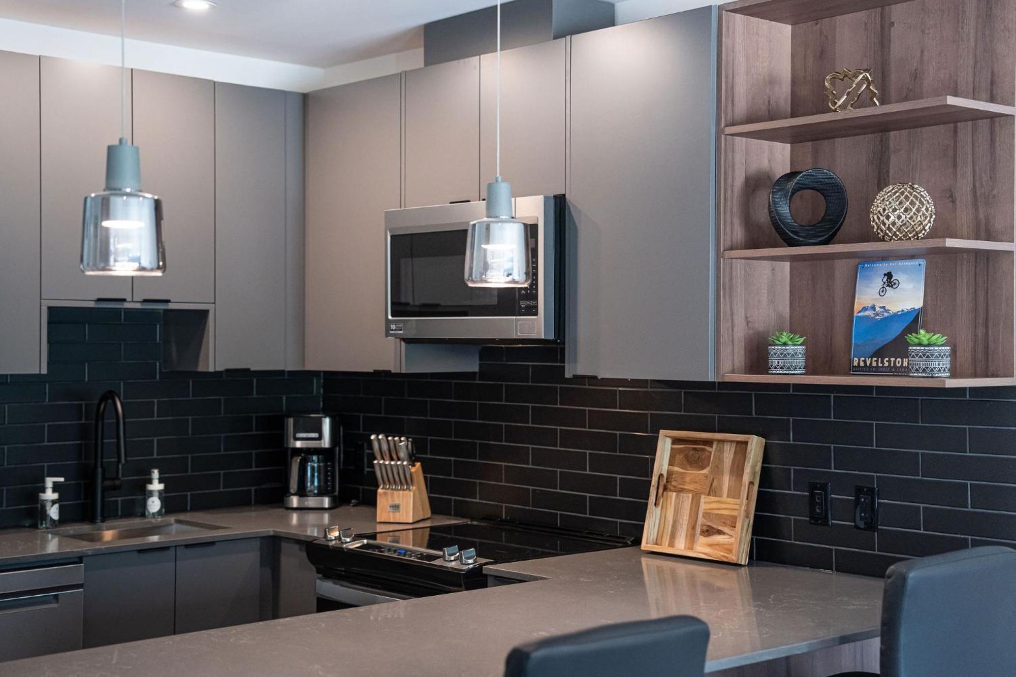 Apartamento Alpine Haven By Revelstoke Vacations Exterior foto