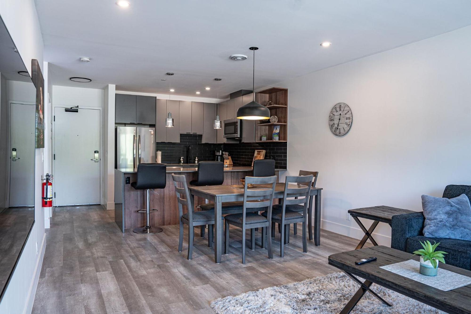 Apartamento Alpine Haven By Revelstoke Vacations Exterior foto